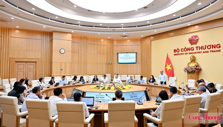Sáng ngày 09/10 tại Hà Nội, Bộ Công Thương tổ chức Hội thảo xin ý kiến các bộ, ngành, địa phương, hiệp hội và các cơ quan, tổ chức có liên quan về các nội dung của Dự thảo Chiến lược xuất nhập khẩu hàng hóa đến năm 2030, tầm nhìn đến năm 2045.