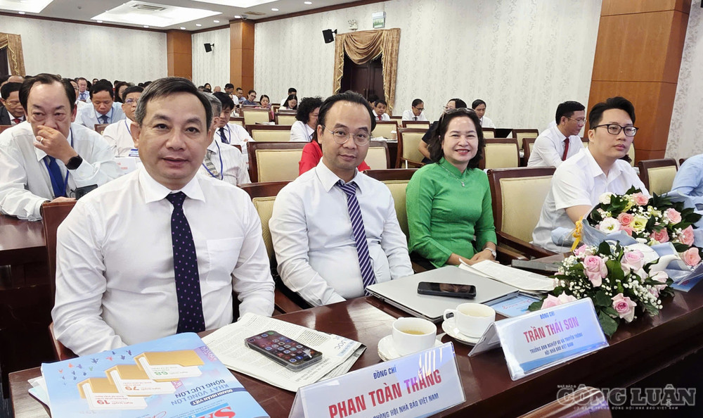 Đại diện lãnh đạo văn phòng, các ban nghiệp vụ, ủy ban kiểm tra và các đơn vị trực thuộc Hội Nhà báo Việt Nam tham dự Đại hội. Ảnh: Chính Kỳ. clo_br_7.jpg