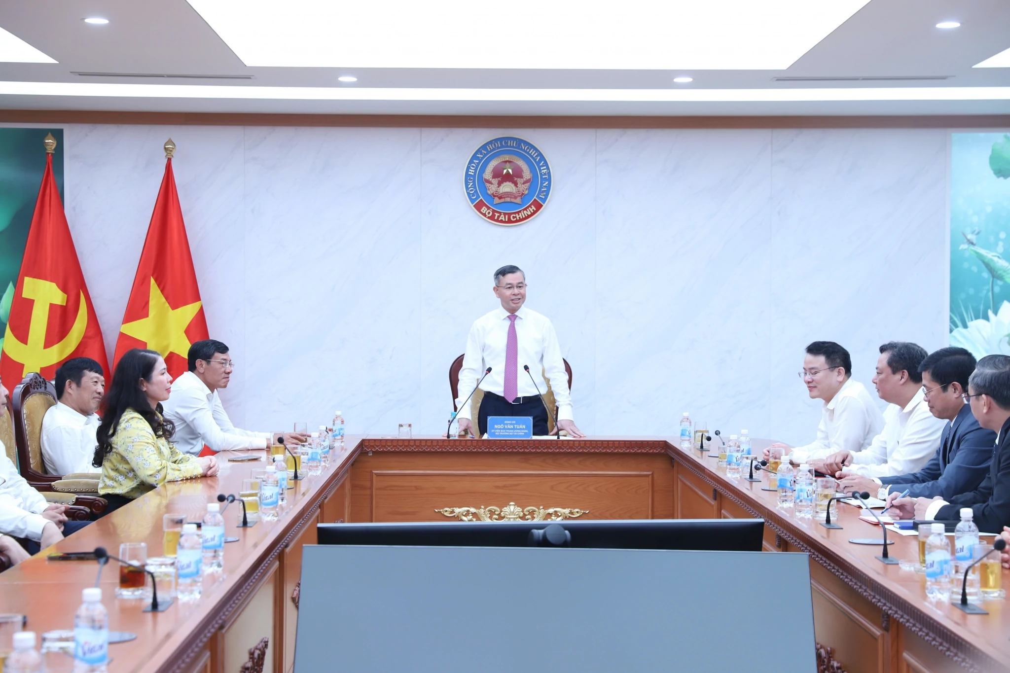 Bộ Tài chính công bố các quyết định bổ nhiệm lãnh đạo Kho bạc Nhà nước và Vụ Tổ chức cán bộ Bộ Tài chính công bố các quyết định bổ nhiệm lãnh đạo Kho bạc Nhà nước và Vụ Tổ chức cán bộ