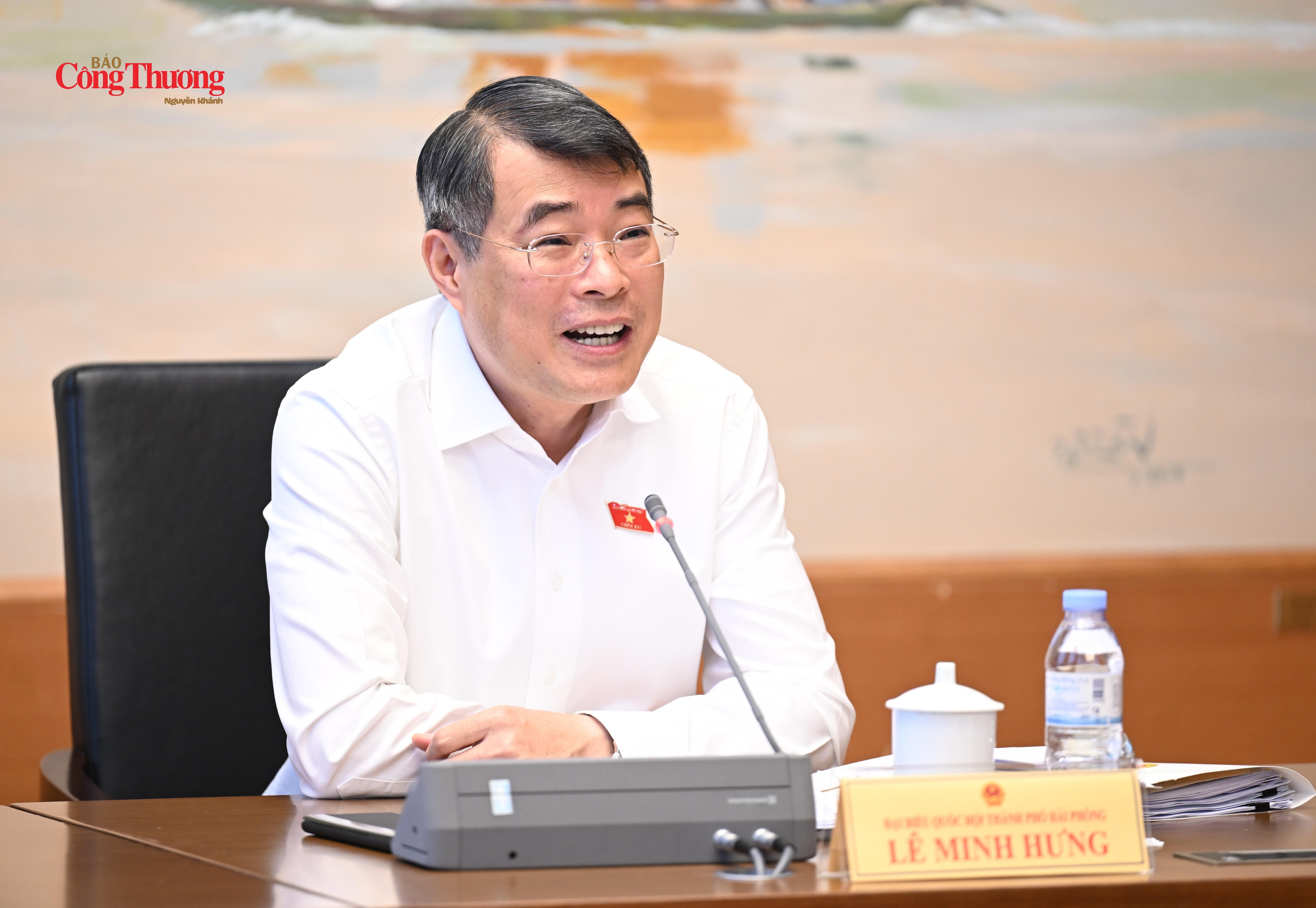 Thủ tướng Chính phủ Lê Minh Hưng phát biểu thảo luận tại tổ.
