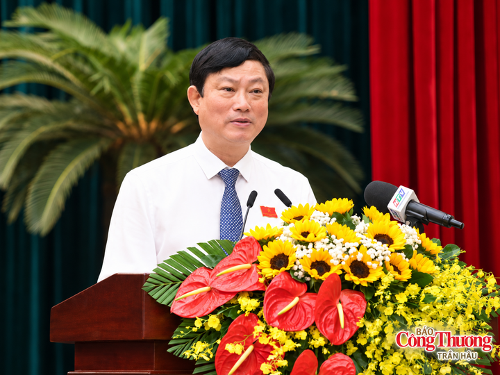 Phó Bí thư Thành ủy, Chủ tịch HĐND TP. Hồ Chí Minh Võ Văn Minh phát biểu khai mạc kỳ họp